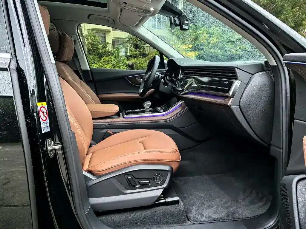 Audi Q7 2025 из CN, фото 8