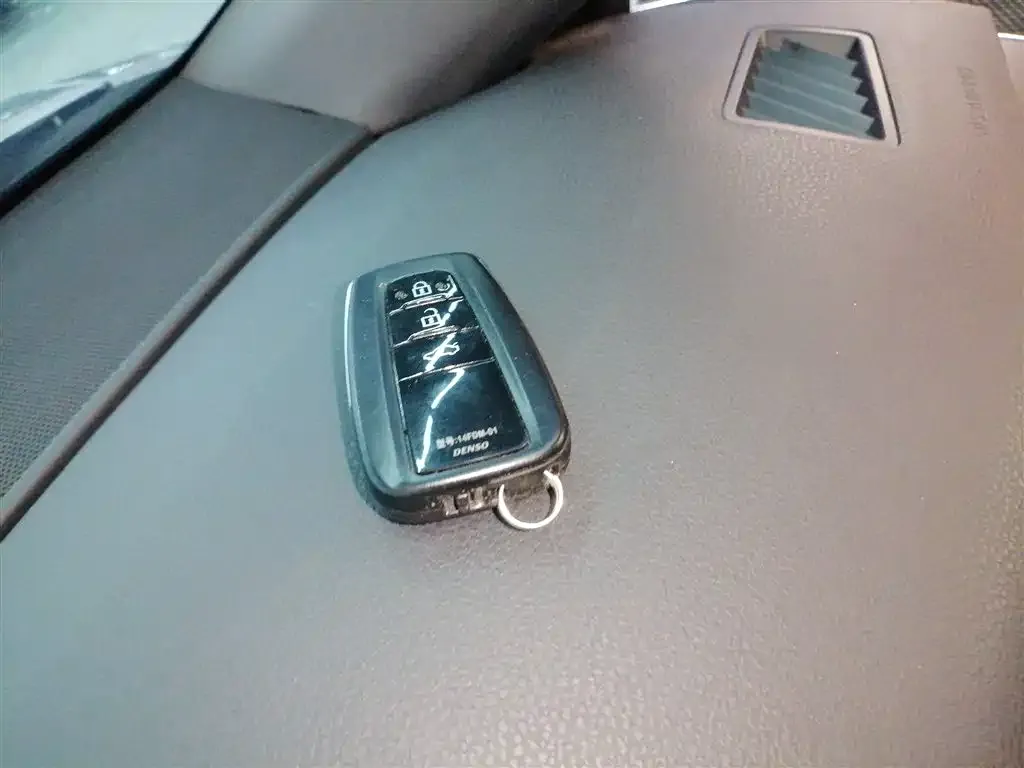 Toyota Avalon 2024 из CN, фото 2