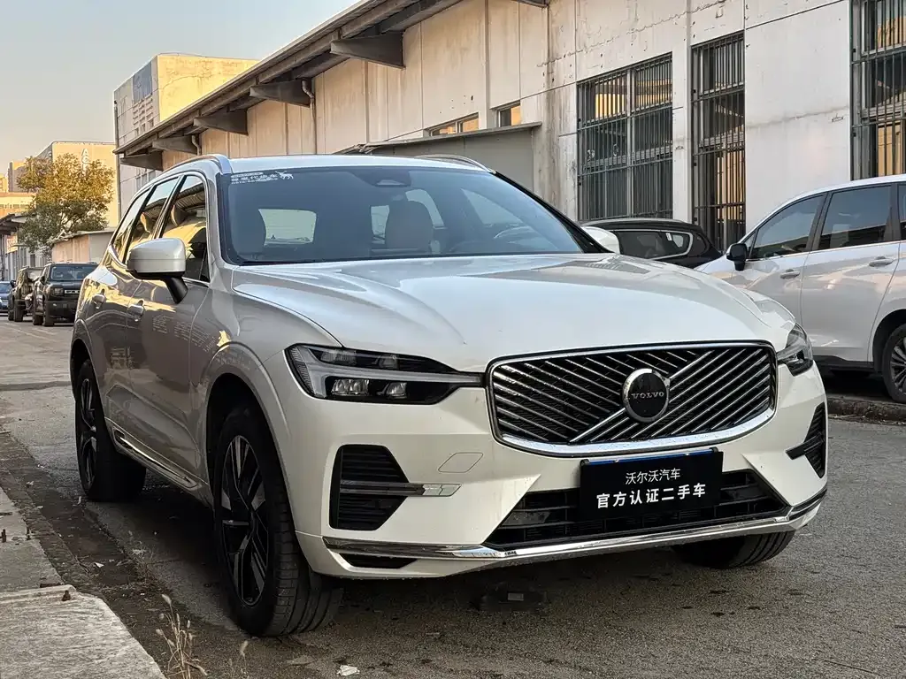 Volvo XC60 — фото 6