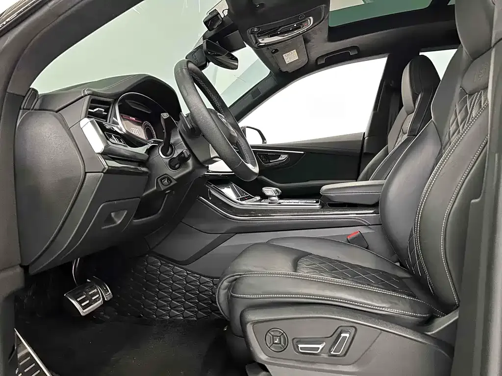 Audi Q8 2024 из CN, фото 7