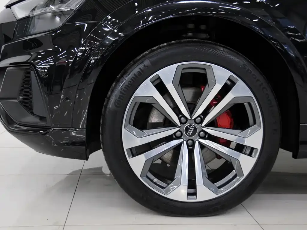 Audi Q8 2024 из CN, фото 8
