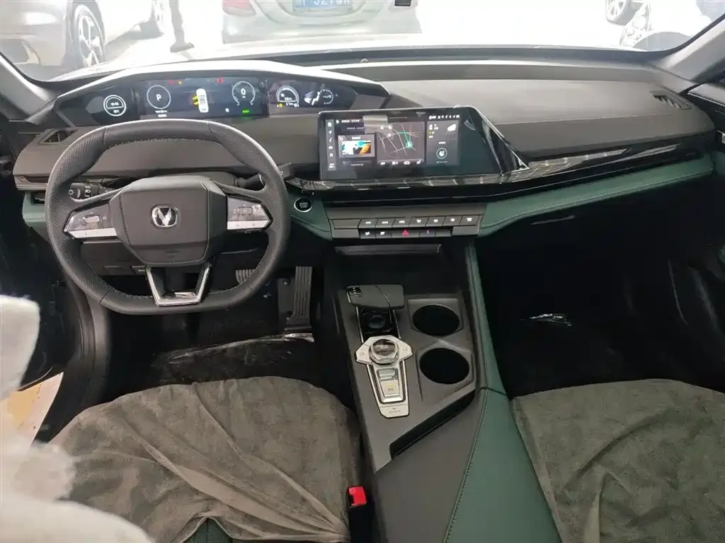Changan UNI-V iDD 2025 из CN, фото 5