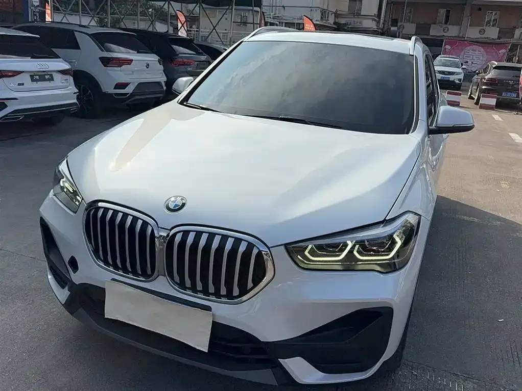 BMW X1 — фото 1
