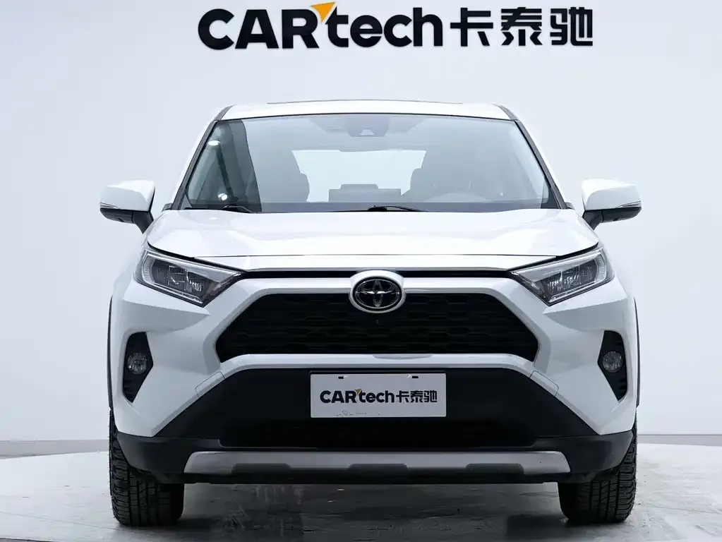 Toyota RAV4 — фото 4