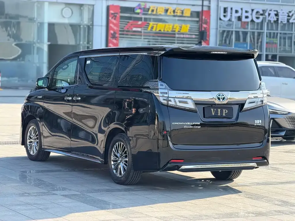 Toyota Vellfire — фото 10