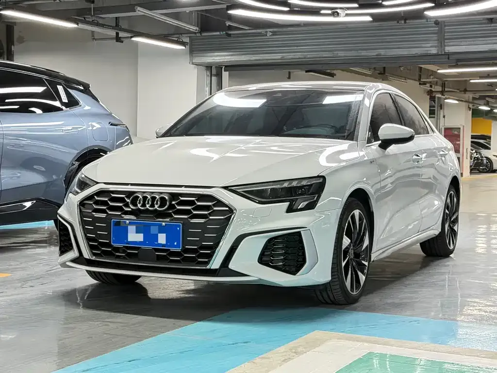 Audi A3 2023 из CN, фото 1