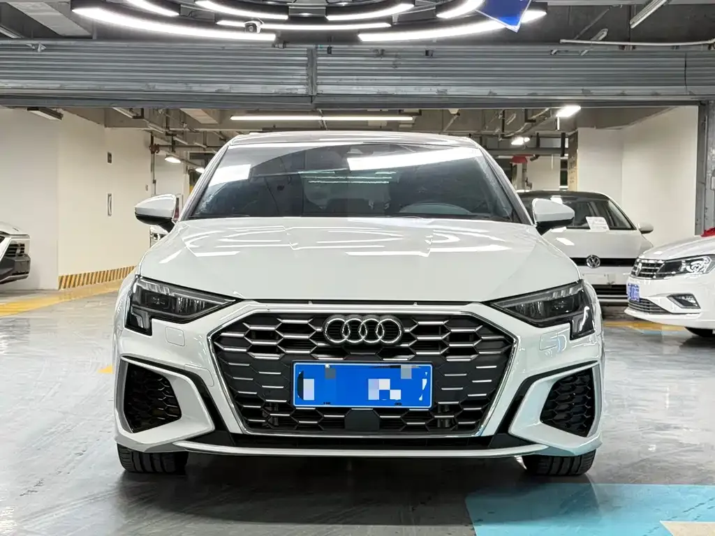 Audi A3 2023 из CN, фото 2