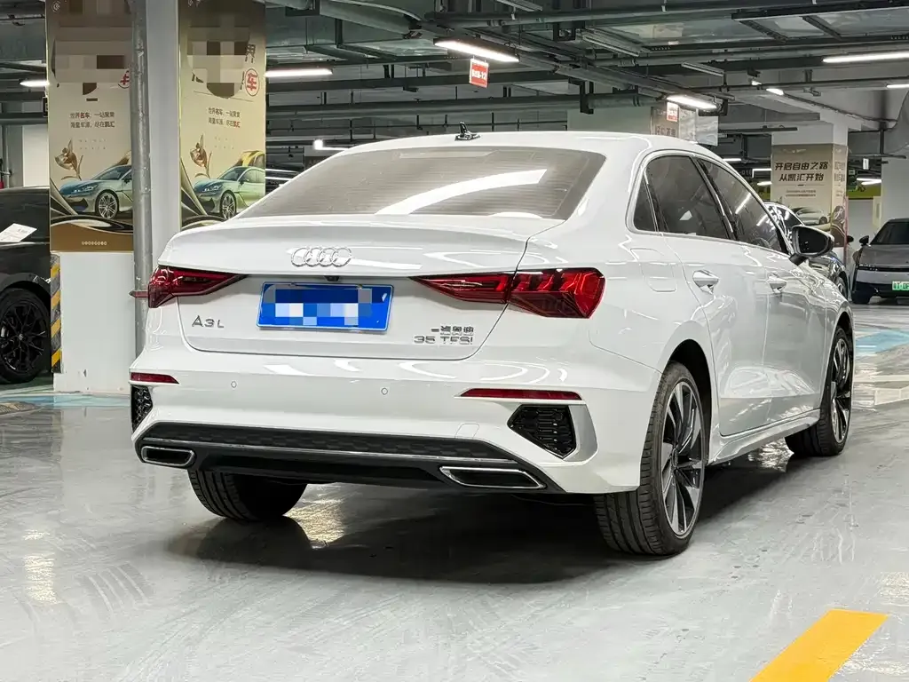 Audi A3 2023 из CN, фото 4