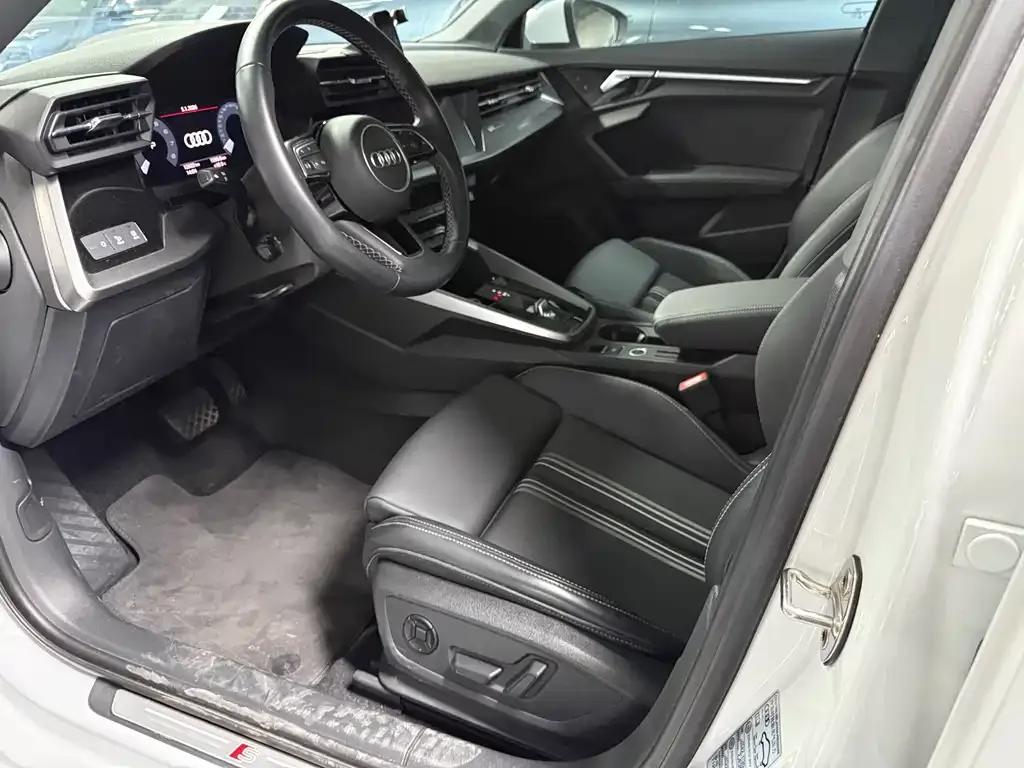 Audi A3 2023 из CN, фото 9