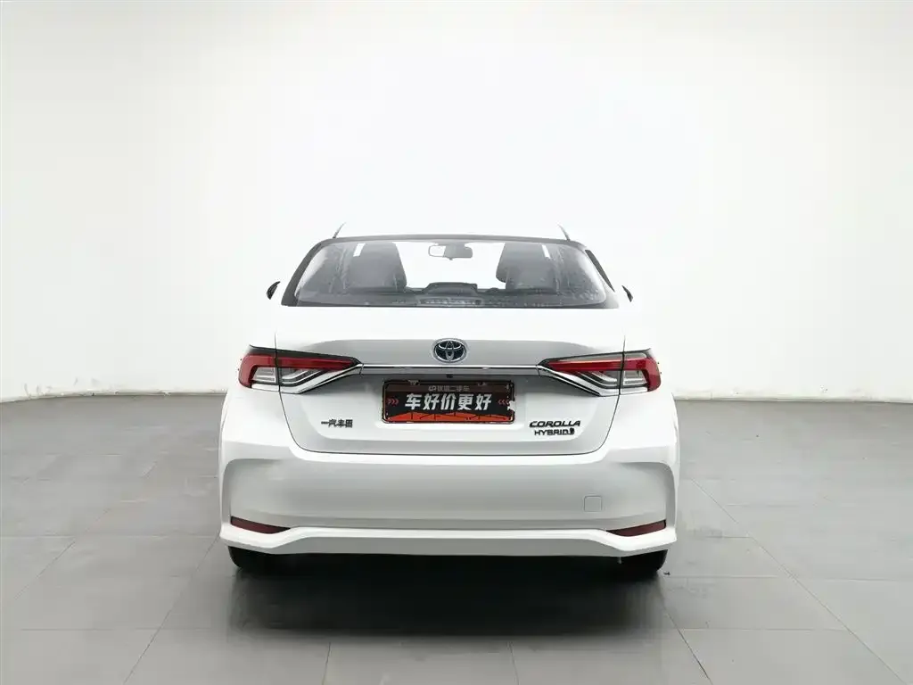 Toyota Corolla — фото 4