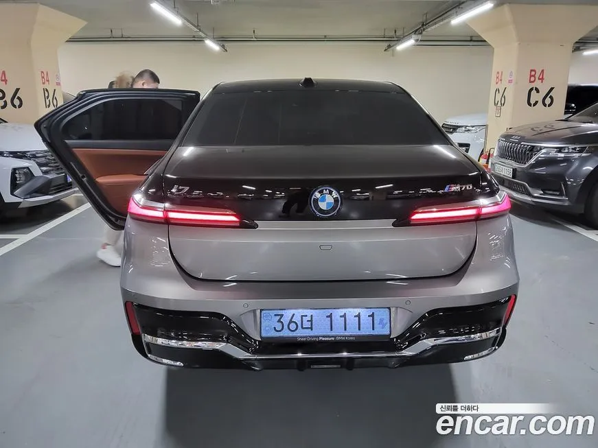 BMW i7 2024 из KR, фото 3