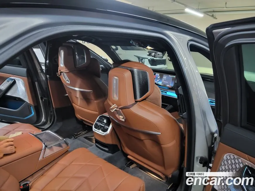 BMW i7 2024 из KR, фото 7