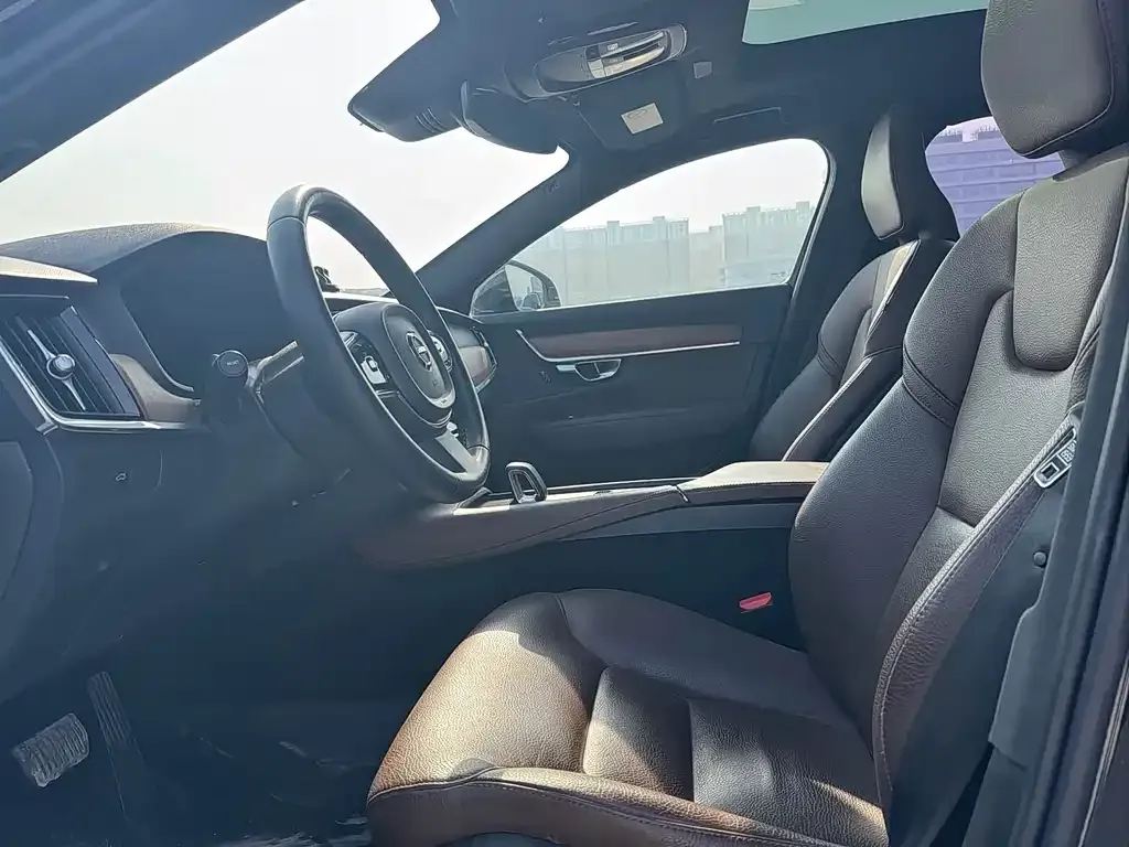 Volvo S90 2022 из CN, фото 5