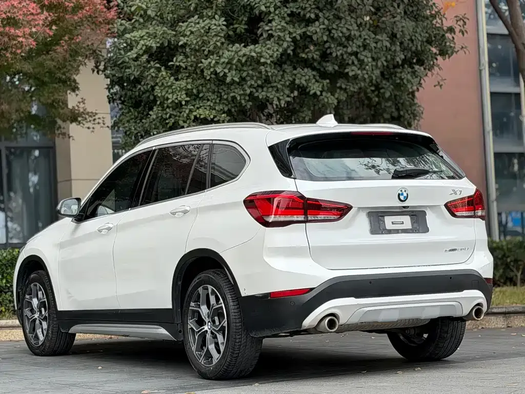 BMW X1 — фото 8