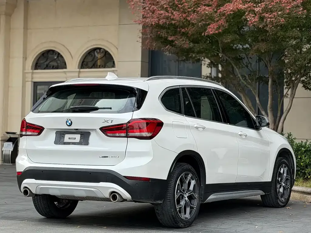 BMW X1 — фото 9