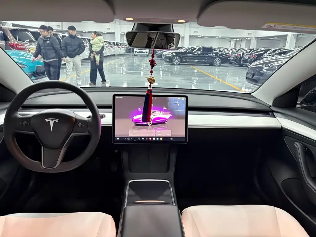 Tesla Model 3 — фото 3