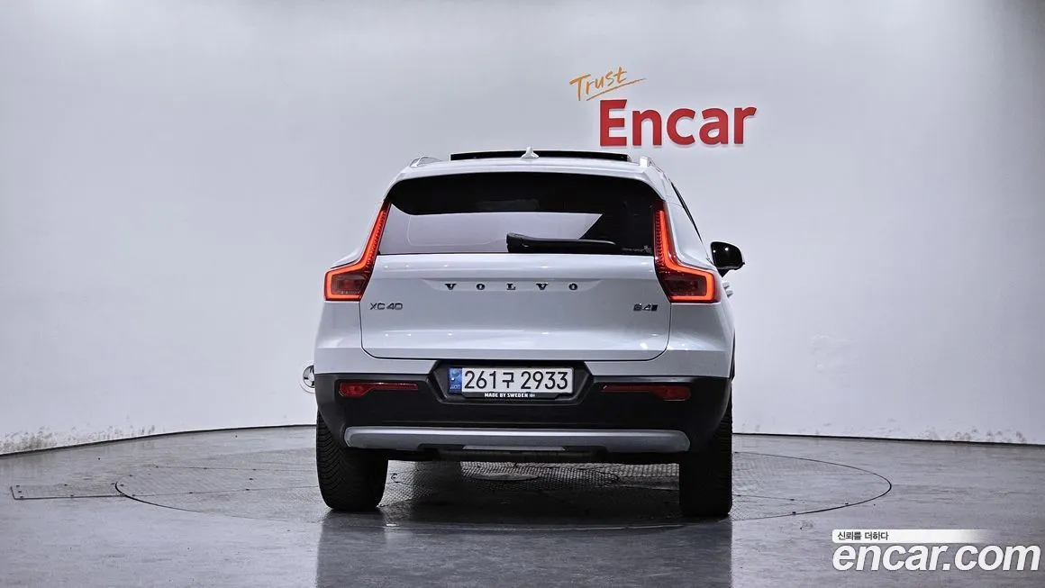Volvo XC40 — фото 4