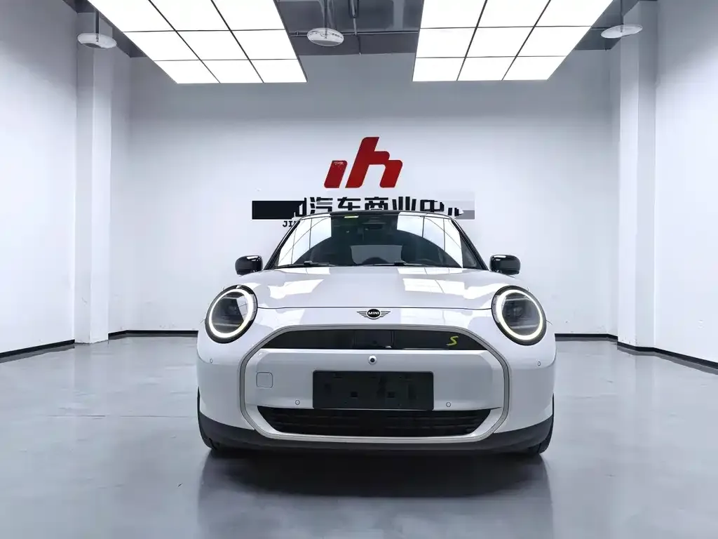 MINI Cooper EV 2024 из CN, фото 3