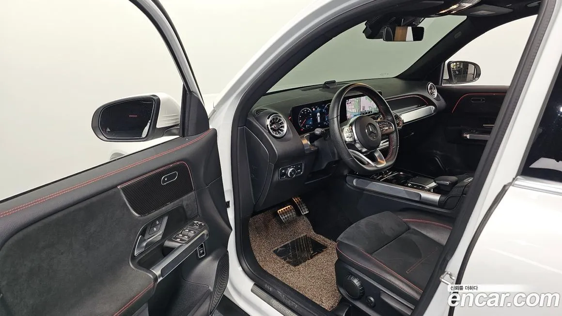 Mercedes-Benz GLB-Class — фото 10