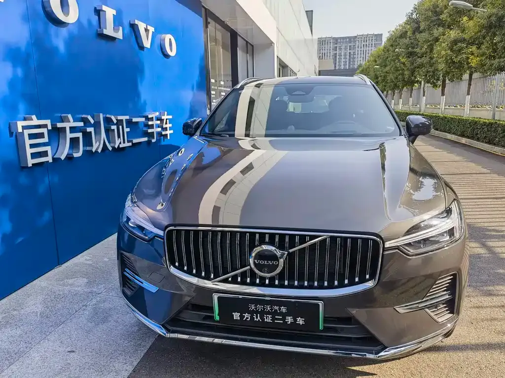 Volvo XC60 PHEV 2024 из CN, фото 2