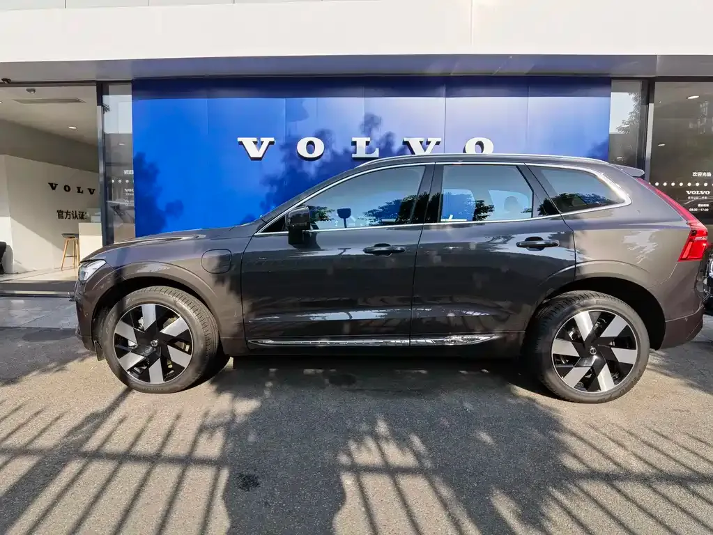 Volvo XC60 PHEV 2024 из CN, фото 4