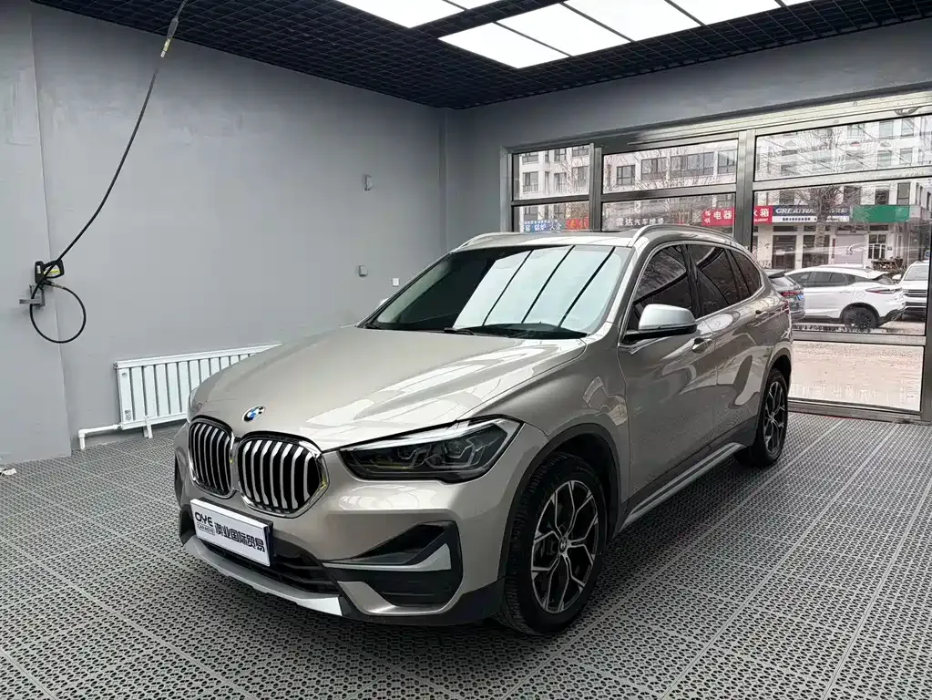 BMW X1 — фото 1
