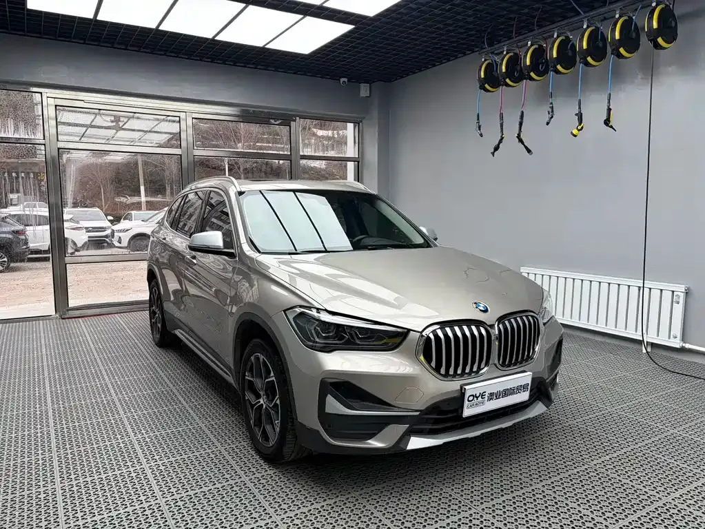 BMW X1 — фото 9