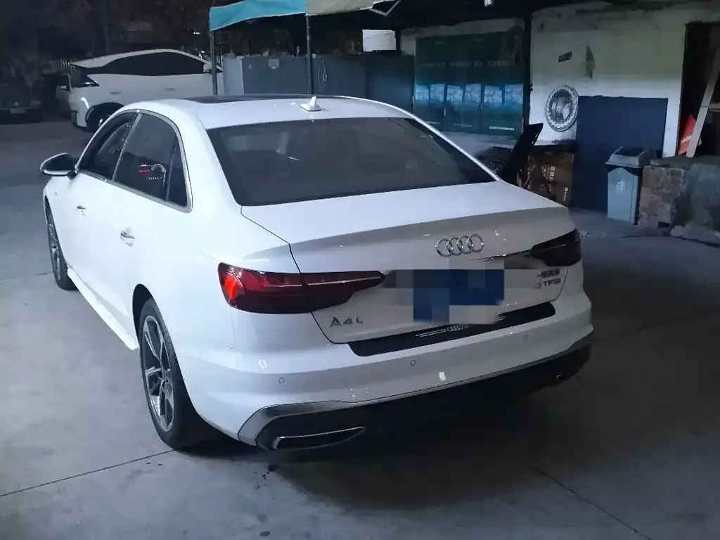 Audi A4L 2024 из CN, фото 7