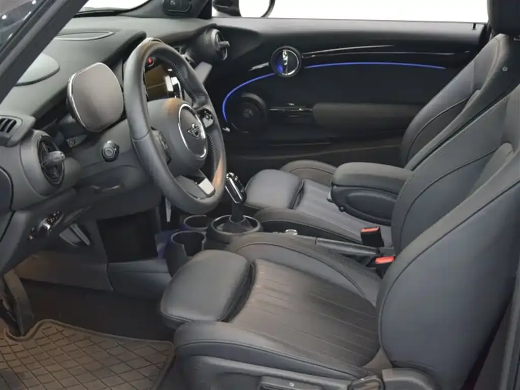 MINI Cooper (3-door) 2023 из CN, фото 2
