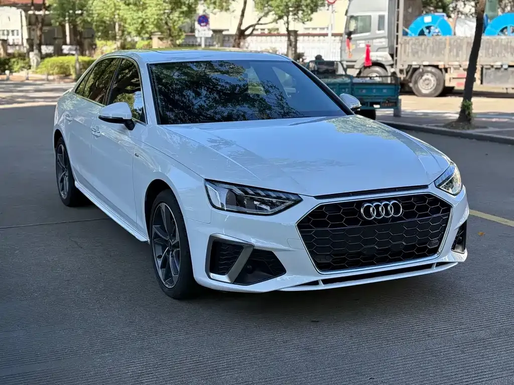 Audi A4L 2022 из CN, фото 5