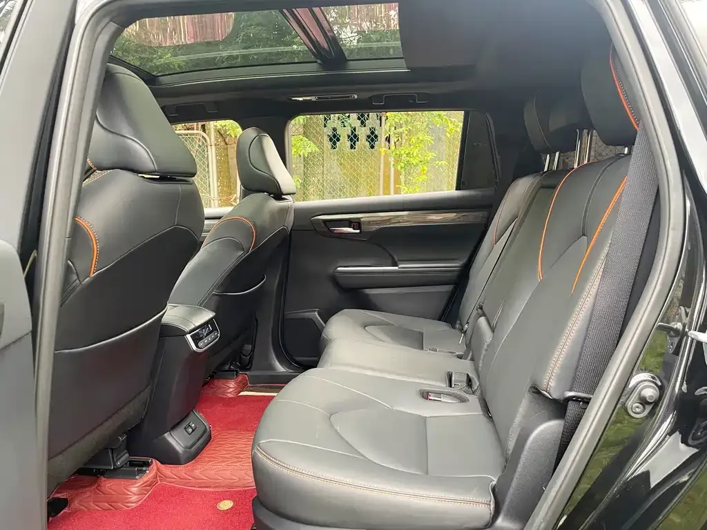 Toyota Crown Kluger 2025 из CN, фото 3