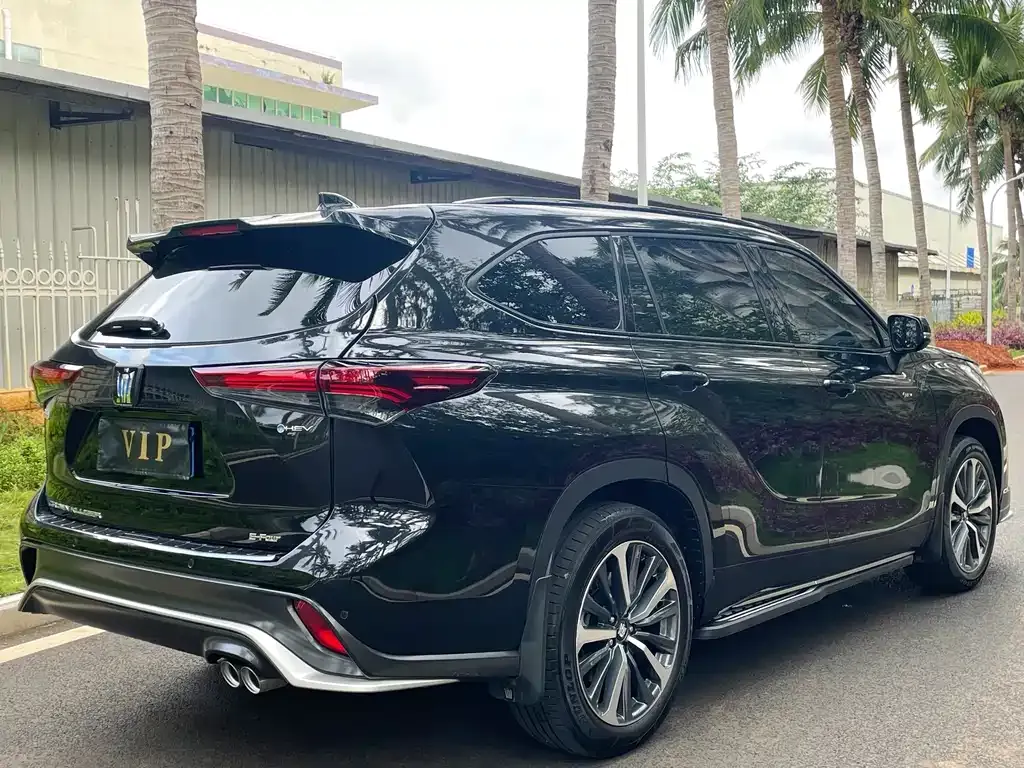 Toyota Crown Kluger 2025 из CN, фото 7