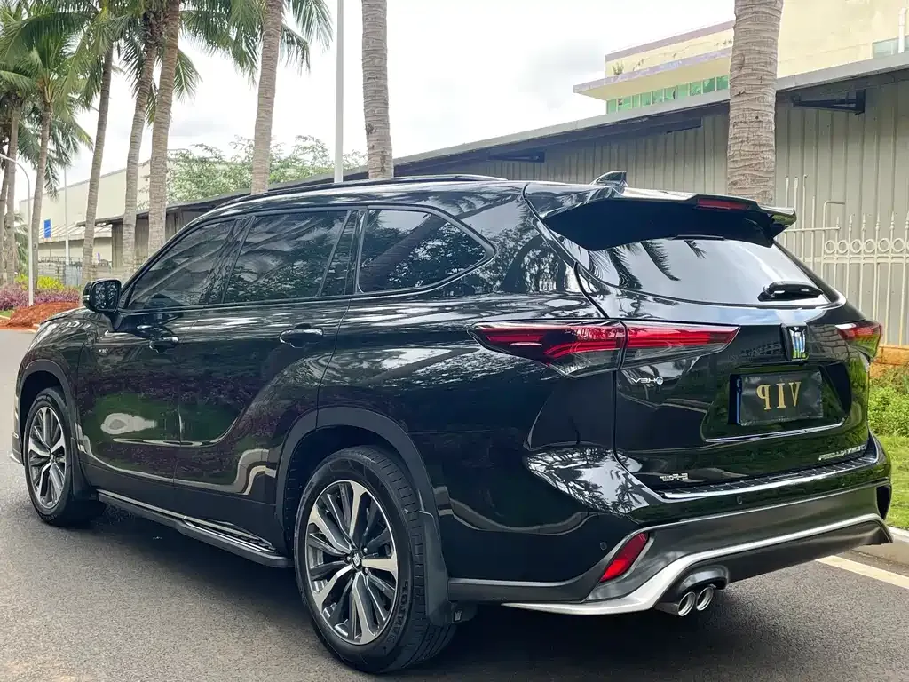 Toyota Crown Kluger 2025 из CN, фото 4