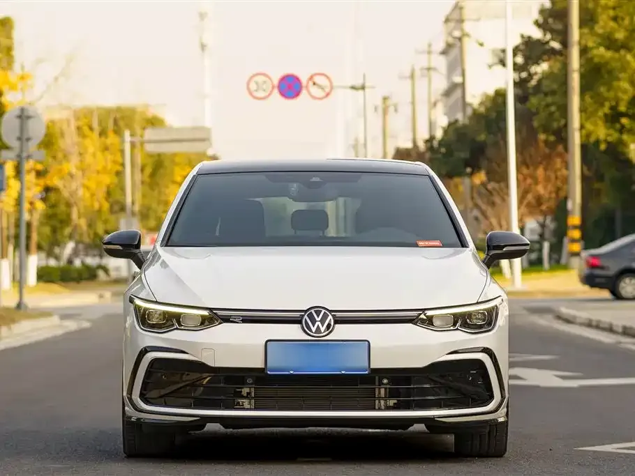 Volkswagen Golf 2021 из CN, фото 2