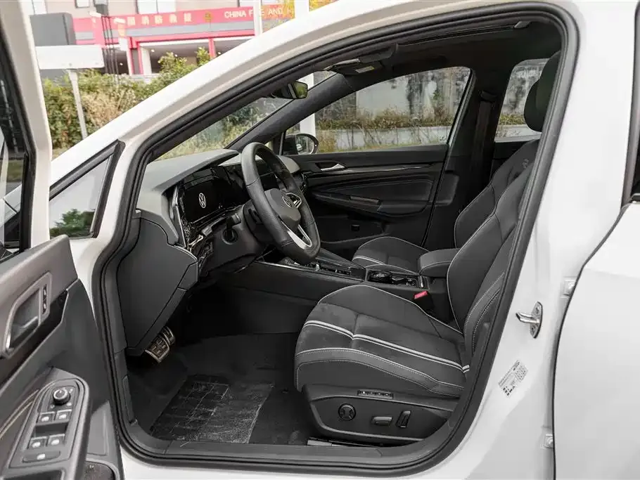 Volkswagen Golf 2021 из CN, фото 9