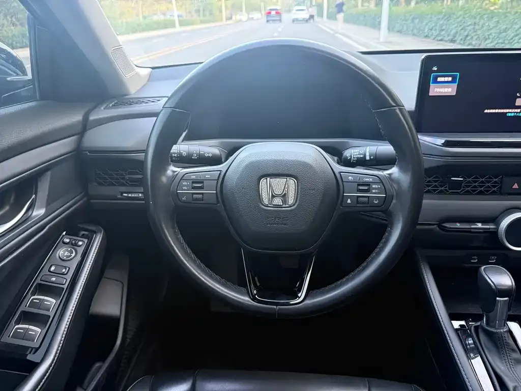 Honda Accord — фото 9