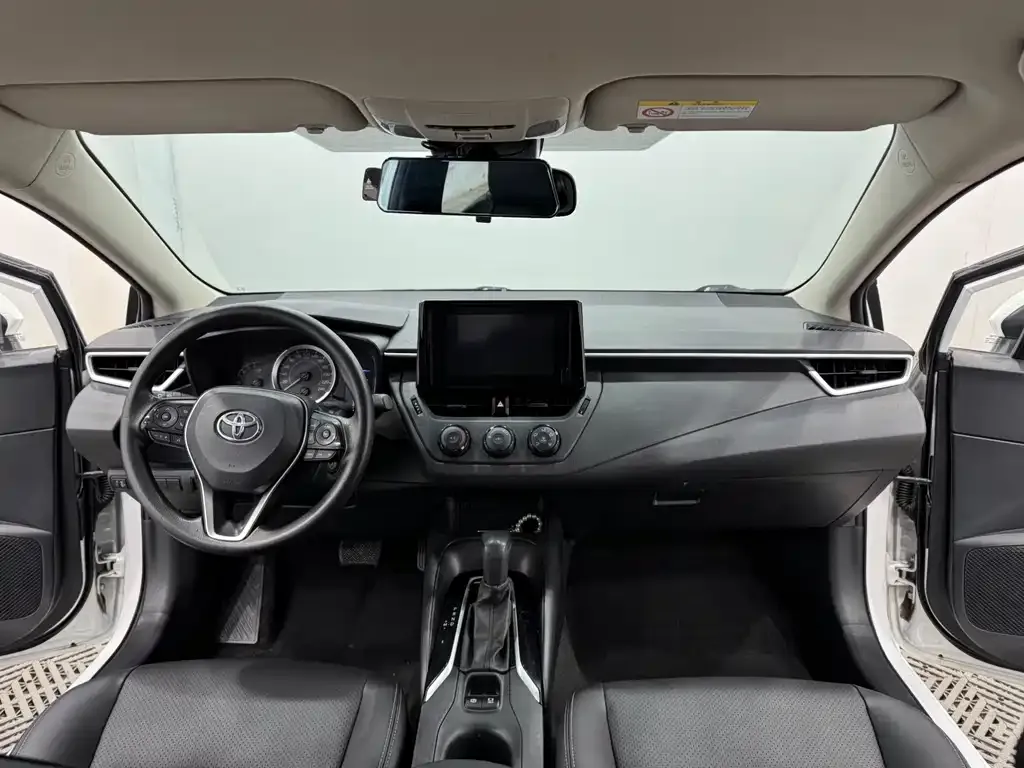 Toyota Corolla 2023 из CN, фото 2
