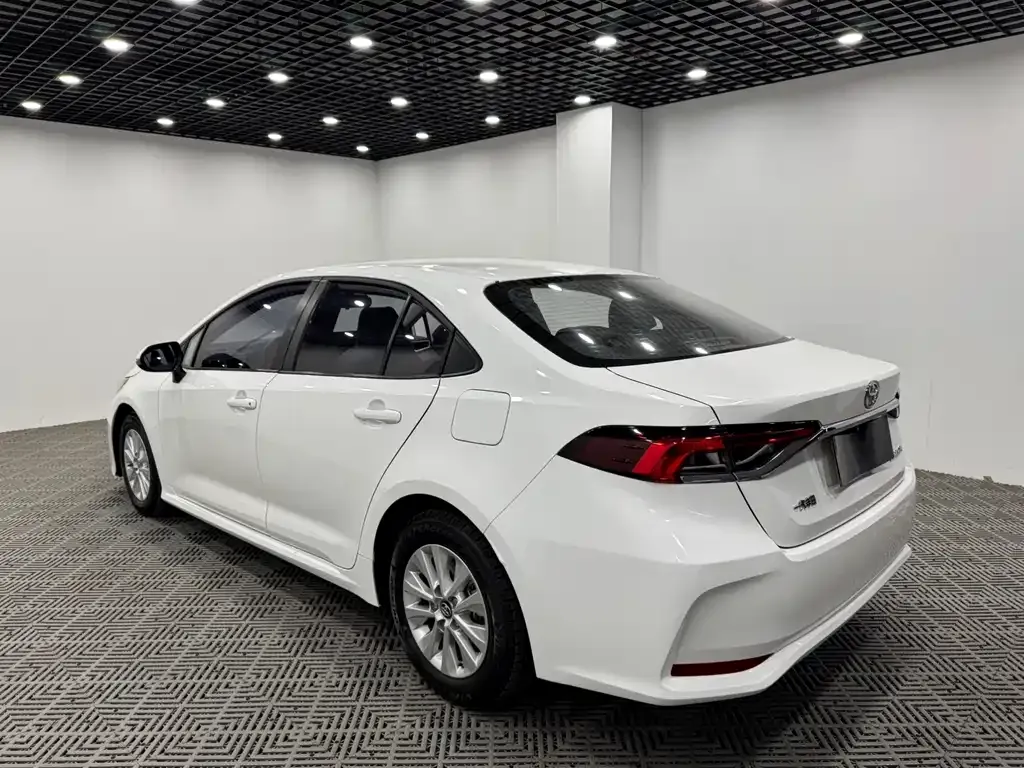 Toyota Corolla 2023 из CN, фото 7