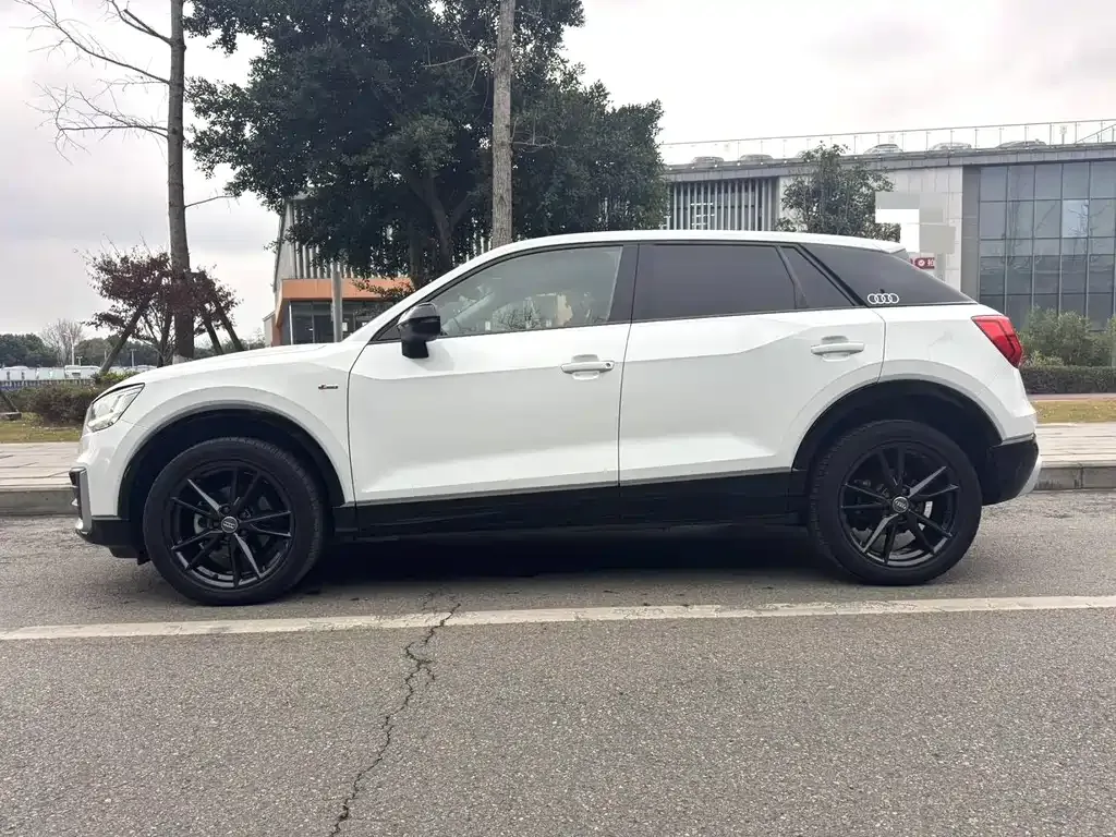 Audi Q2L 2021 из CN, фото 8