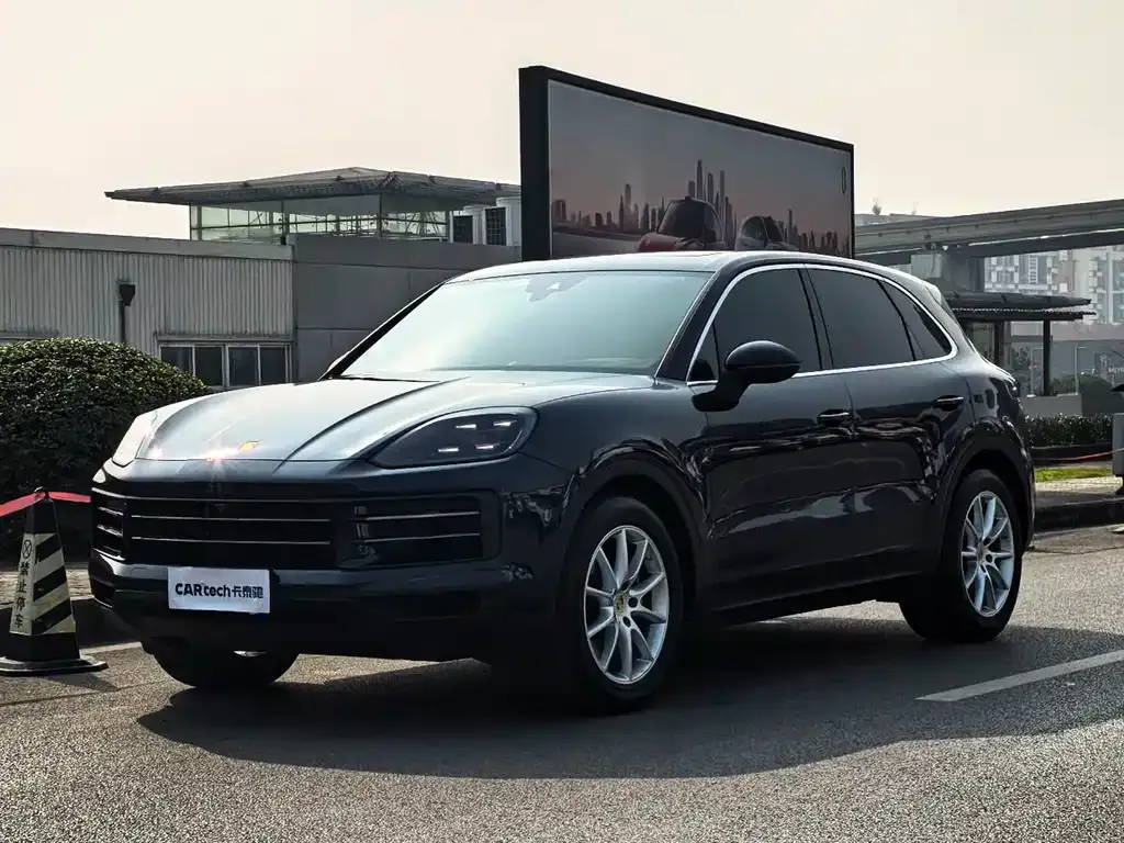 Porsche Cayenne — фото 1