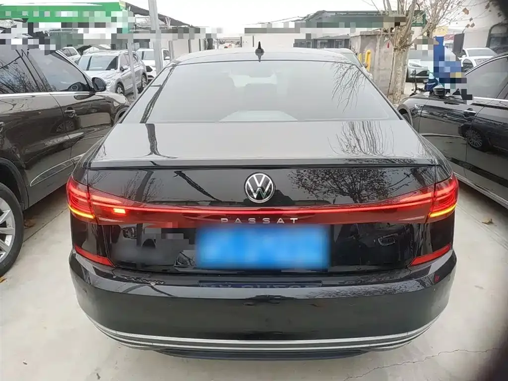 Volkswagen Passat 2023 из CN, фото 10