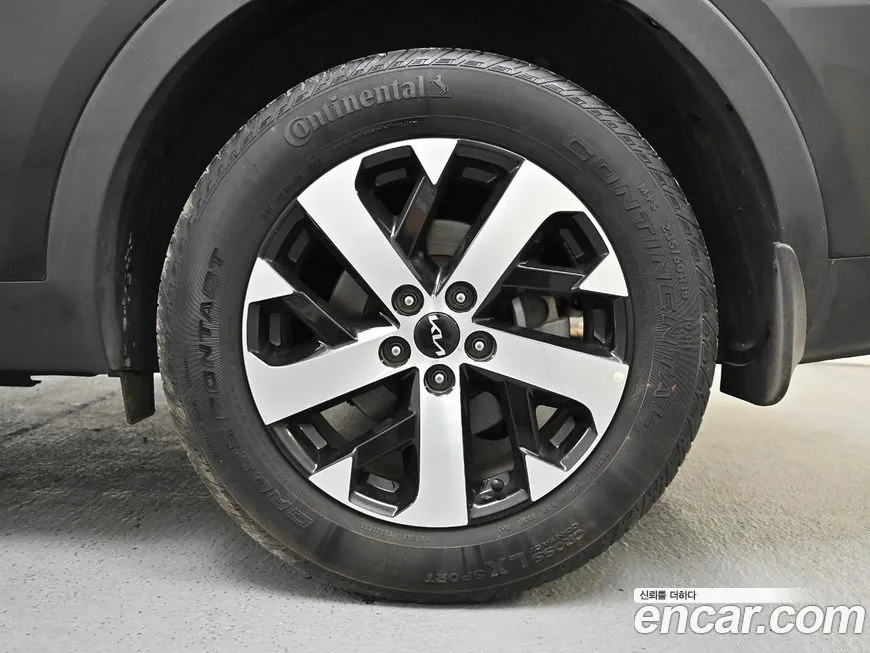 Kia Sorento — фото 10