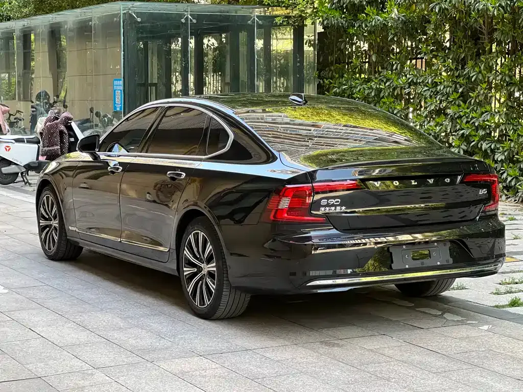 Volvo S90 — фото 10