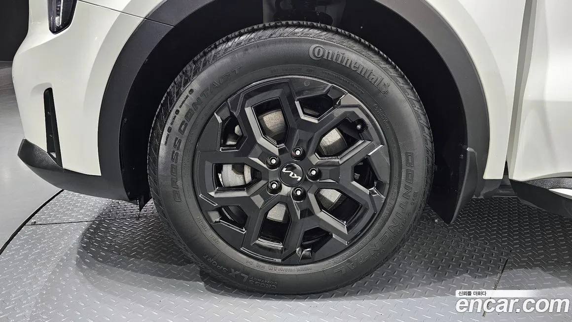 Kia Sorento — фото 8