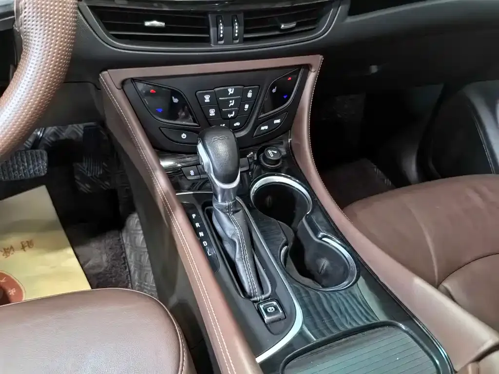 Buick Envision Plus — фото 7