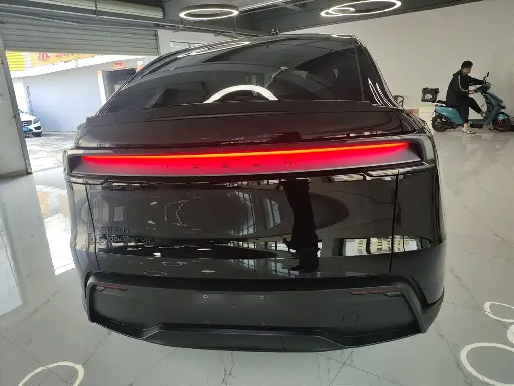 Tesla Model Y L 2025 из CN, фото 2