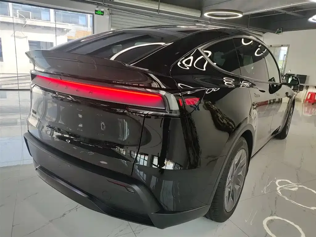 Tesla Model Y L 2025 из CN, фото 3