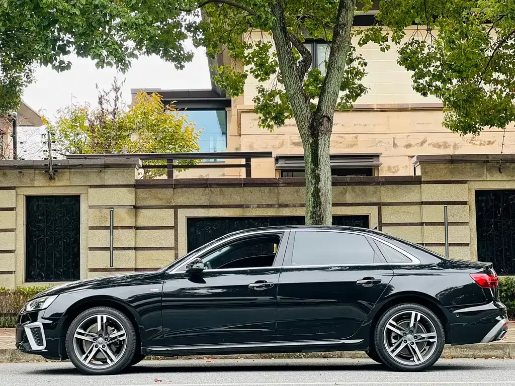 Audi A4L — фото 10