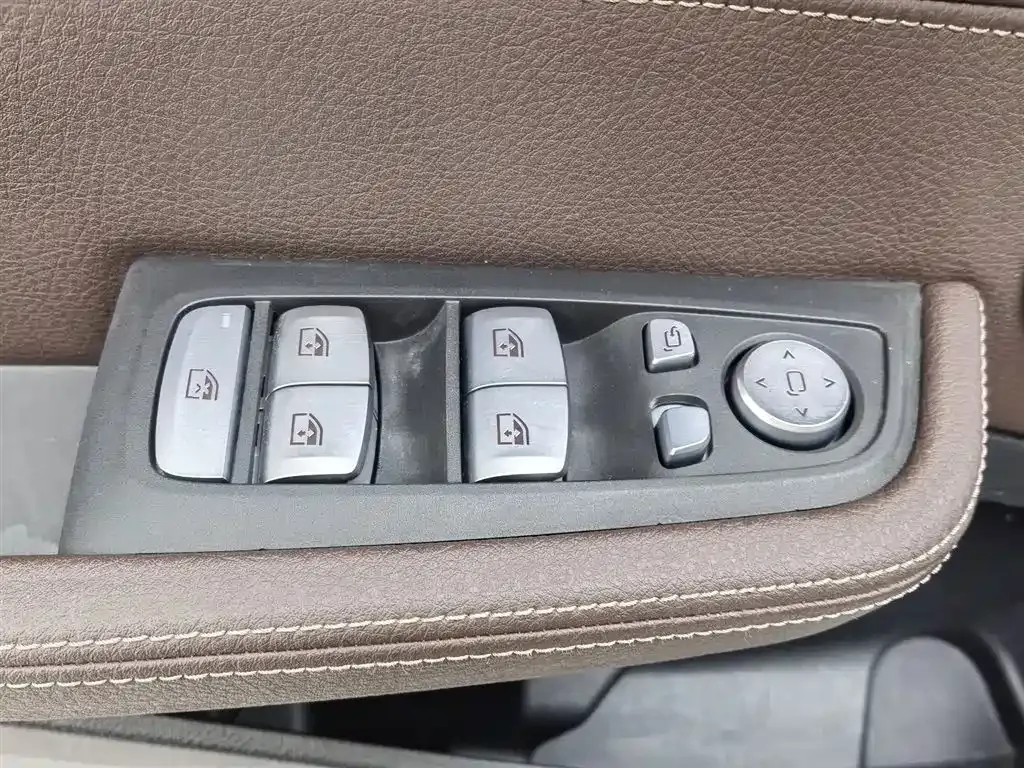 BMW 1 Series 2021 из CN, фото 9