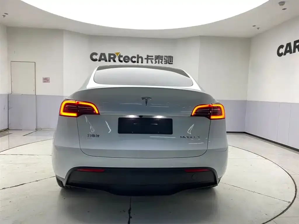 Tesla Model Y — фото 4
